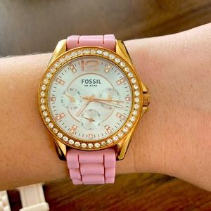 Rose Gold and Crystal Fossil Watch with exchangeable bands.